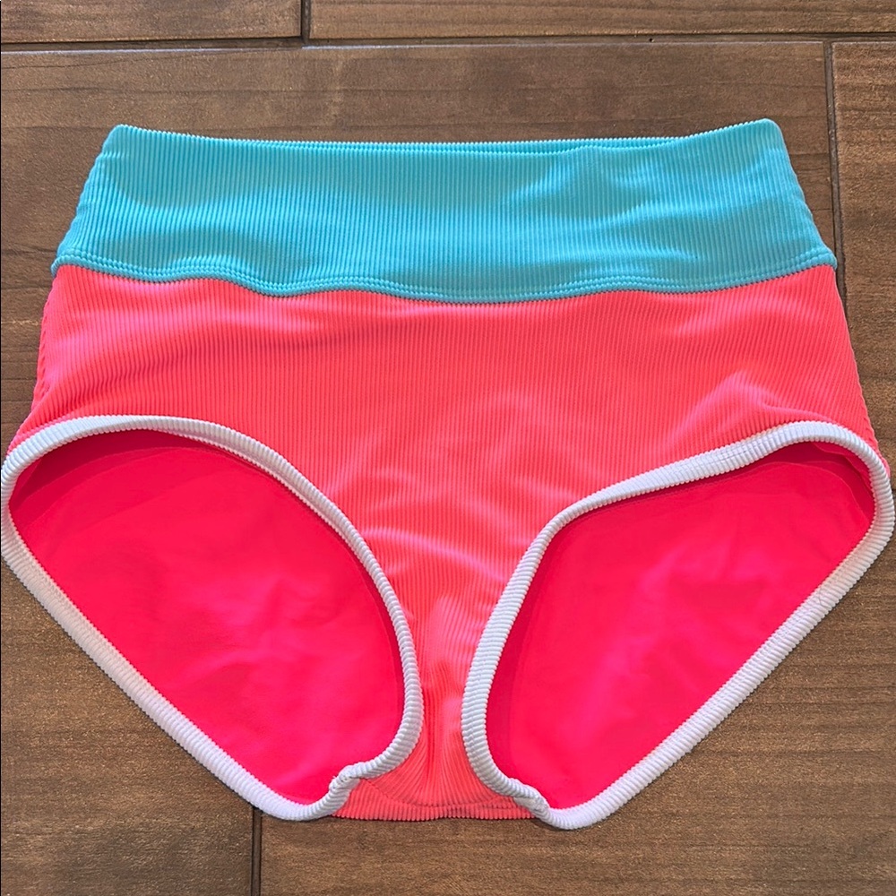 LainSnow Bubble gum small full coverage Bikini.